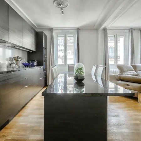 Au Coeur Du 17eme Apartment