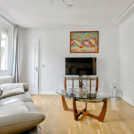 Apartment Au Coeur Du 17eme